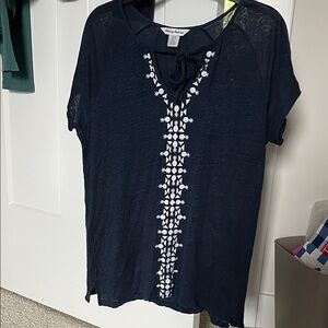 Tommy Bahama Navy Blouse with White Embroidery